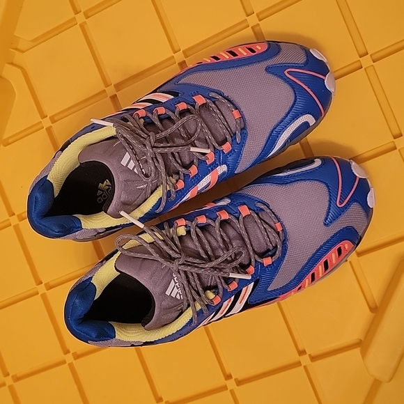 Adidas Torsion Sneakers - Picture 5 of 13